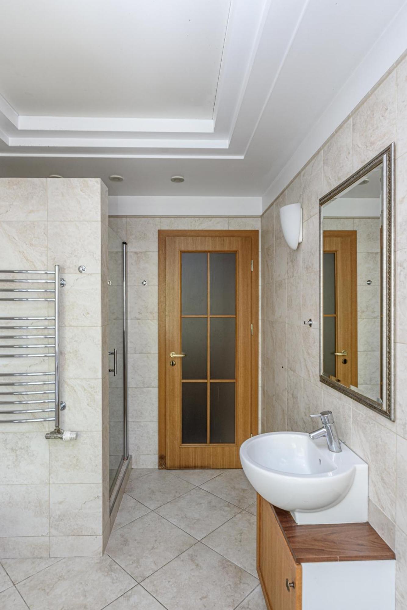 Jacuzzi Apartments X Free Parking X Self Check-In 24X7 By H&H VNO Esterno foto