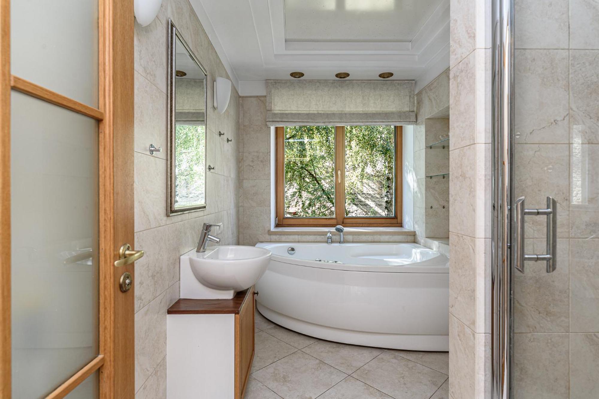Jacuzzi Apartments X Free Parking X Self Check-In 24X7 By H&H VNO Esterno foto